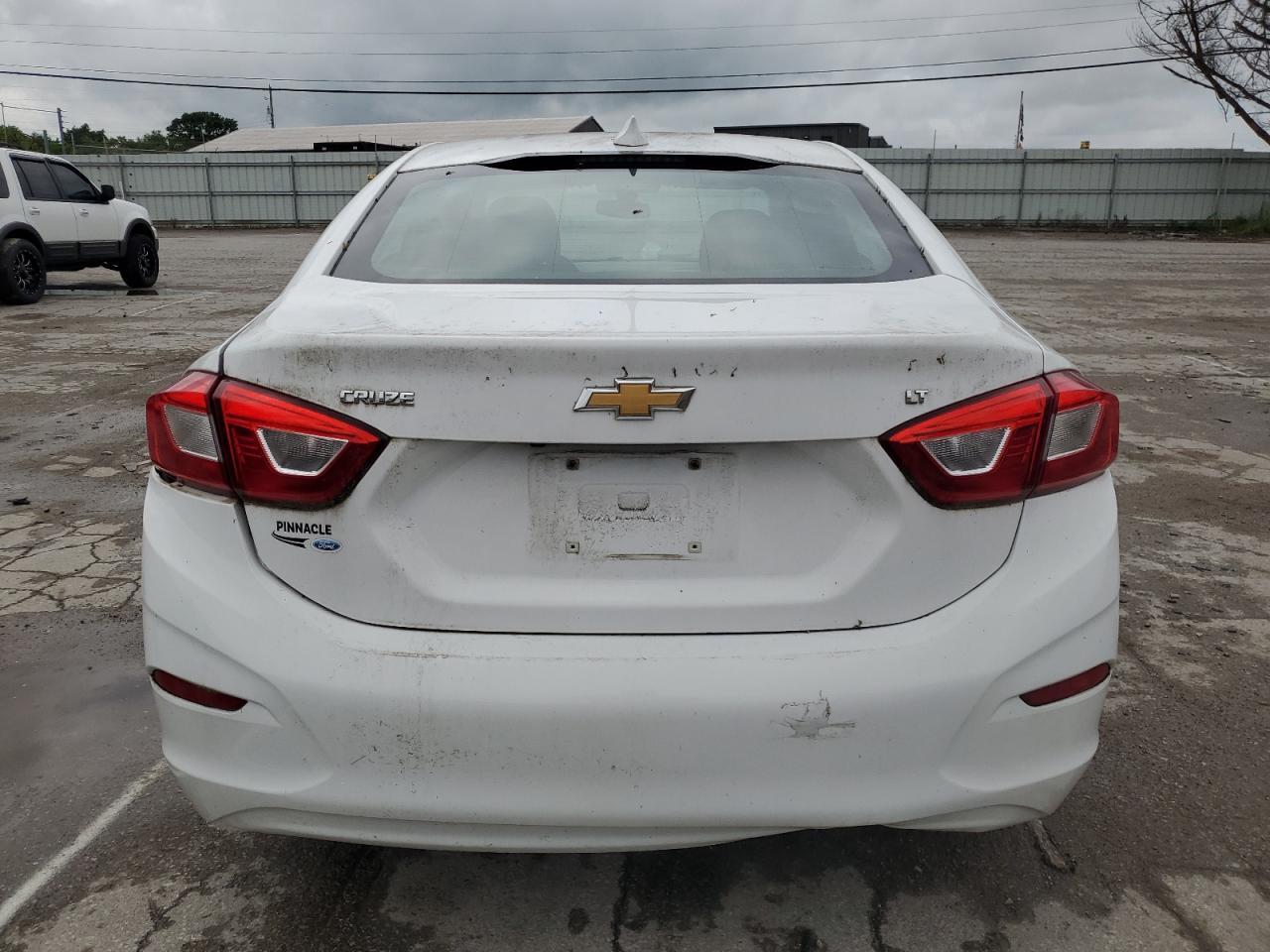 2017 CHEVROLET CRUZE LT - Image 6