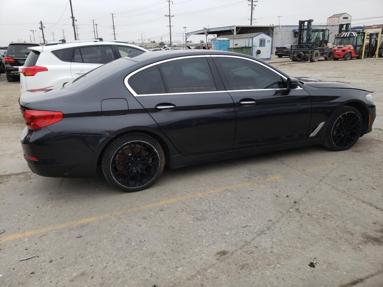 2018 BMW 530 XI - Фото 3