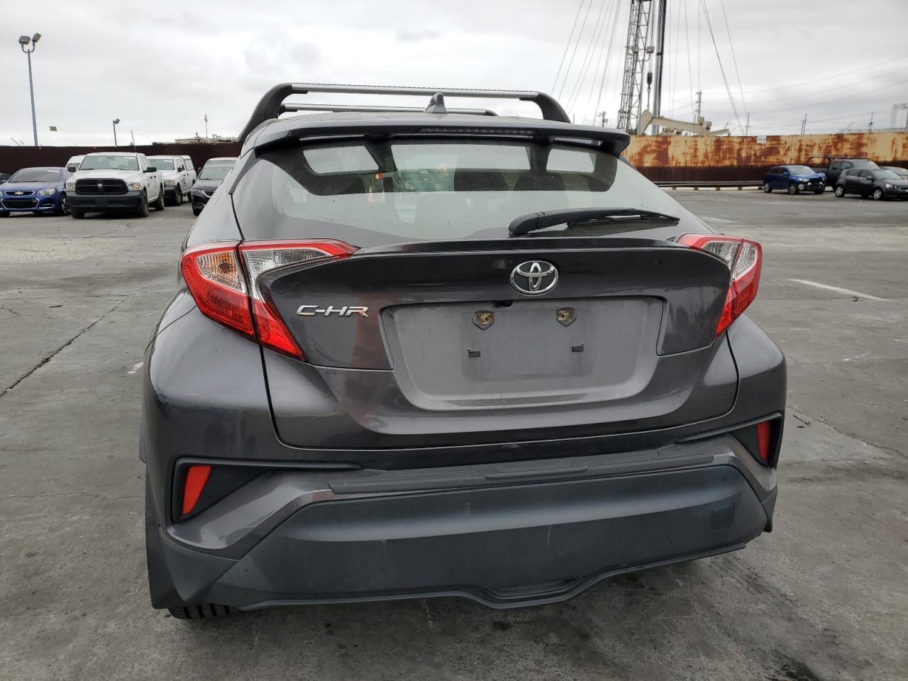 2021 TOYOTA C-HR XLE - Image 6