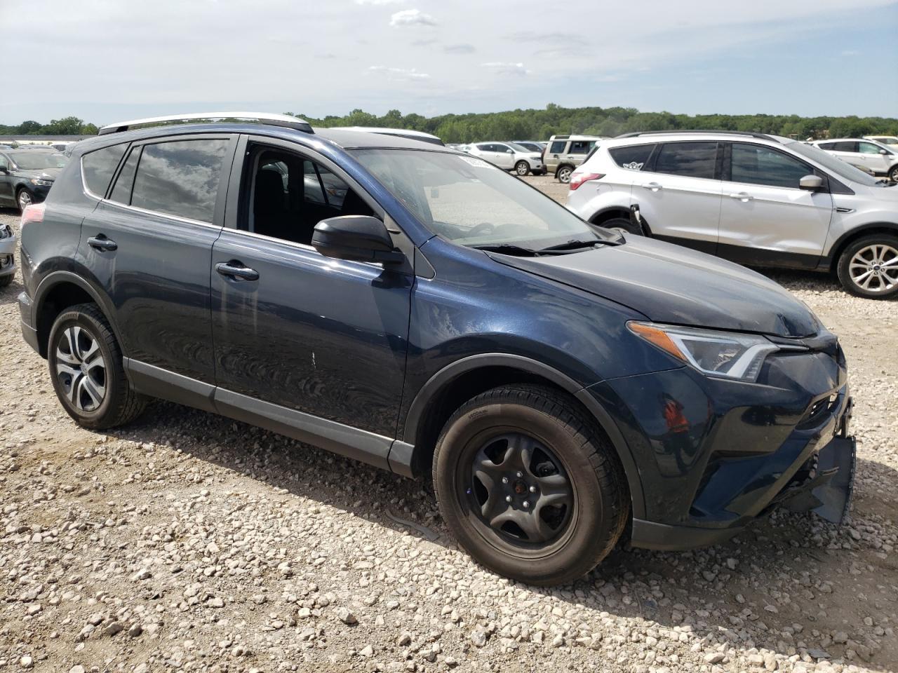 2017 TOYOTA RAV4 LE - Image 4