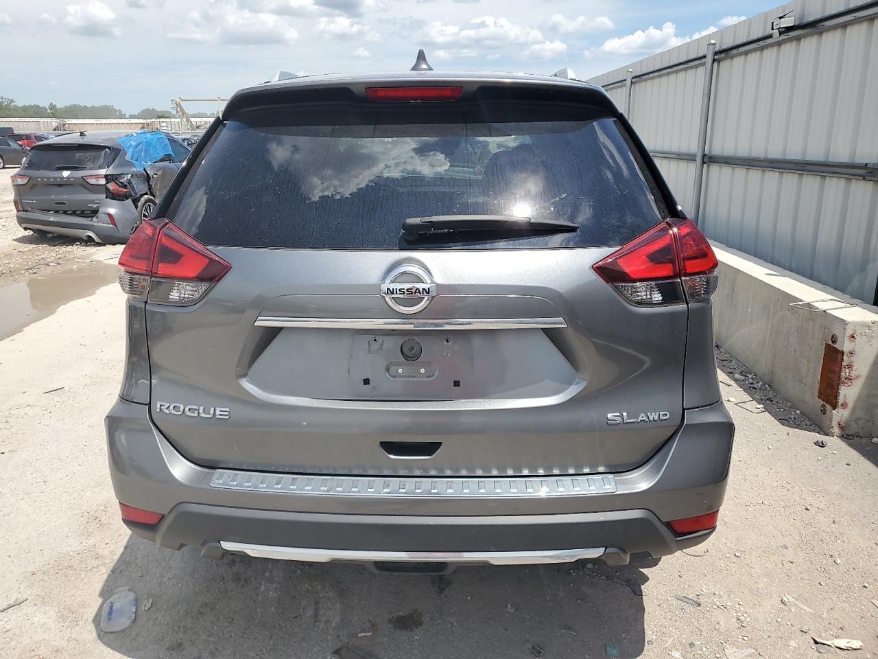 2017 NISSAN ROGUE SV - Фото 6