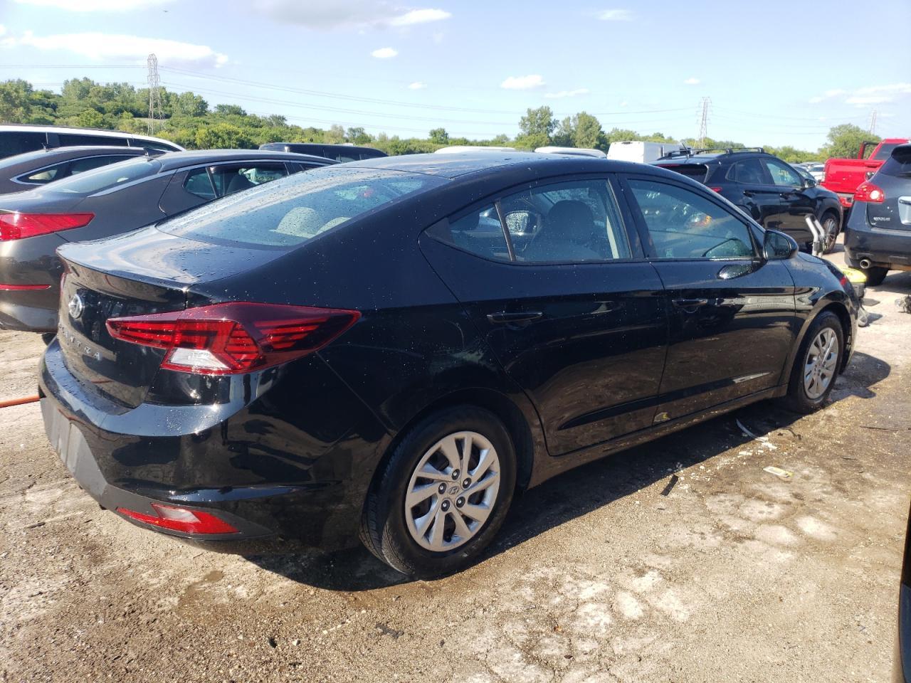 2019 HYUNDAI ELANTRA SE - Фото 3