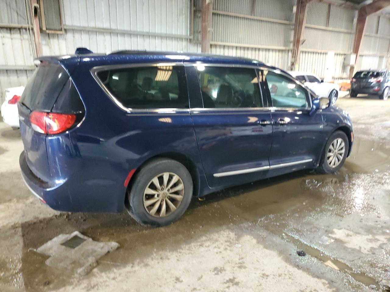 2017 CHRYSLER PACIFICA T - Image 3