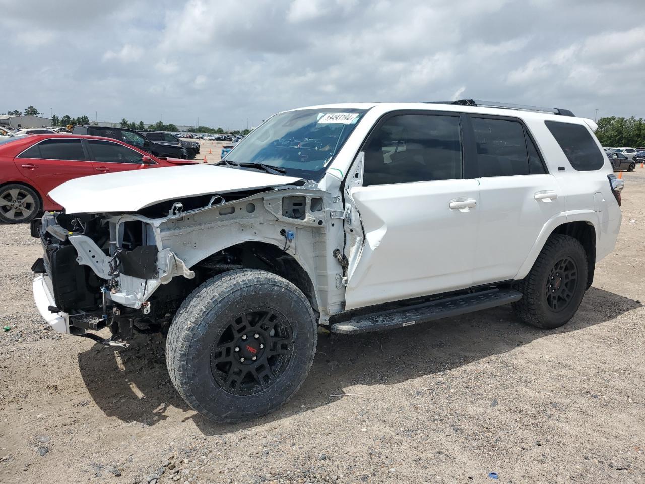 2024 TOYOTA 4RUNNER SR