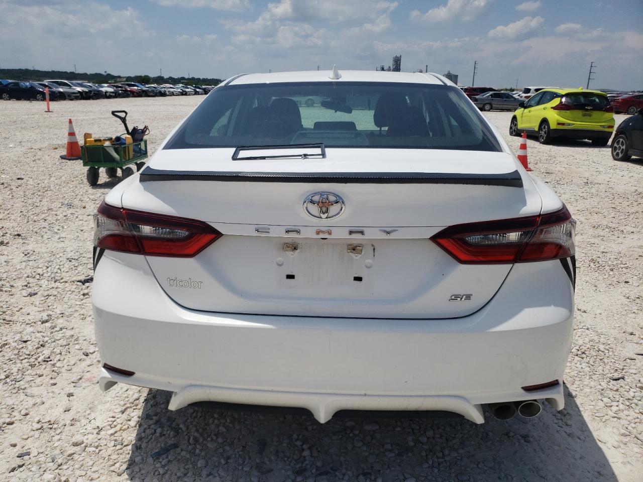 2021 TOYOTA CAMRY SE - Image 6