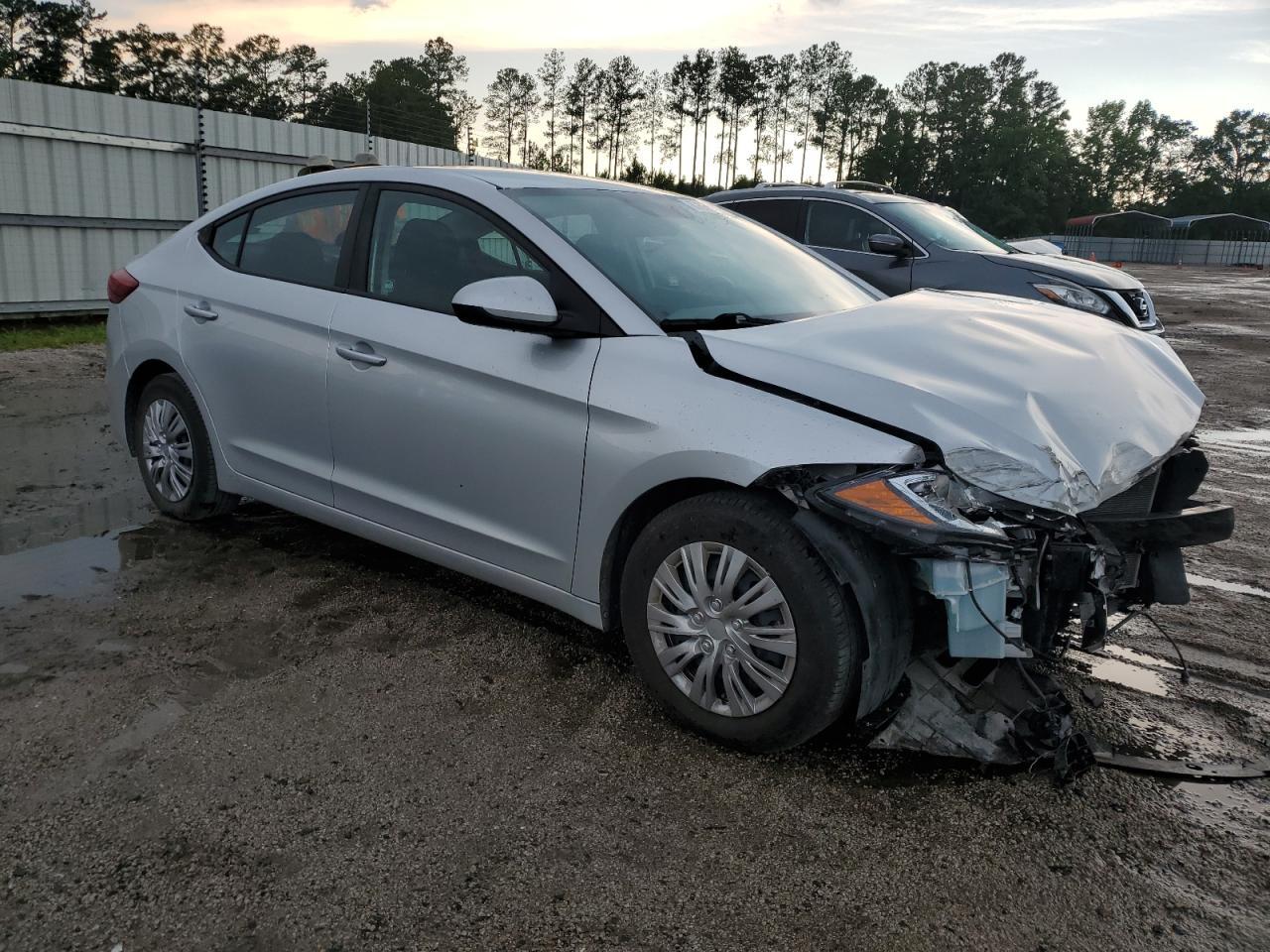 2018 HYUNDAI ELANTRA SE - Фото 4
