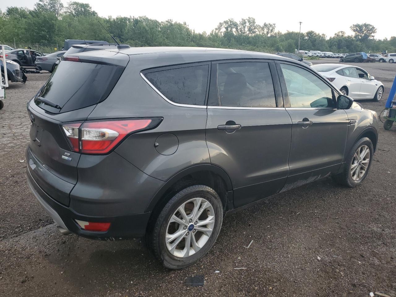 2017 FORD ESCAPE SE - Фото 3