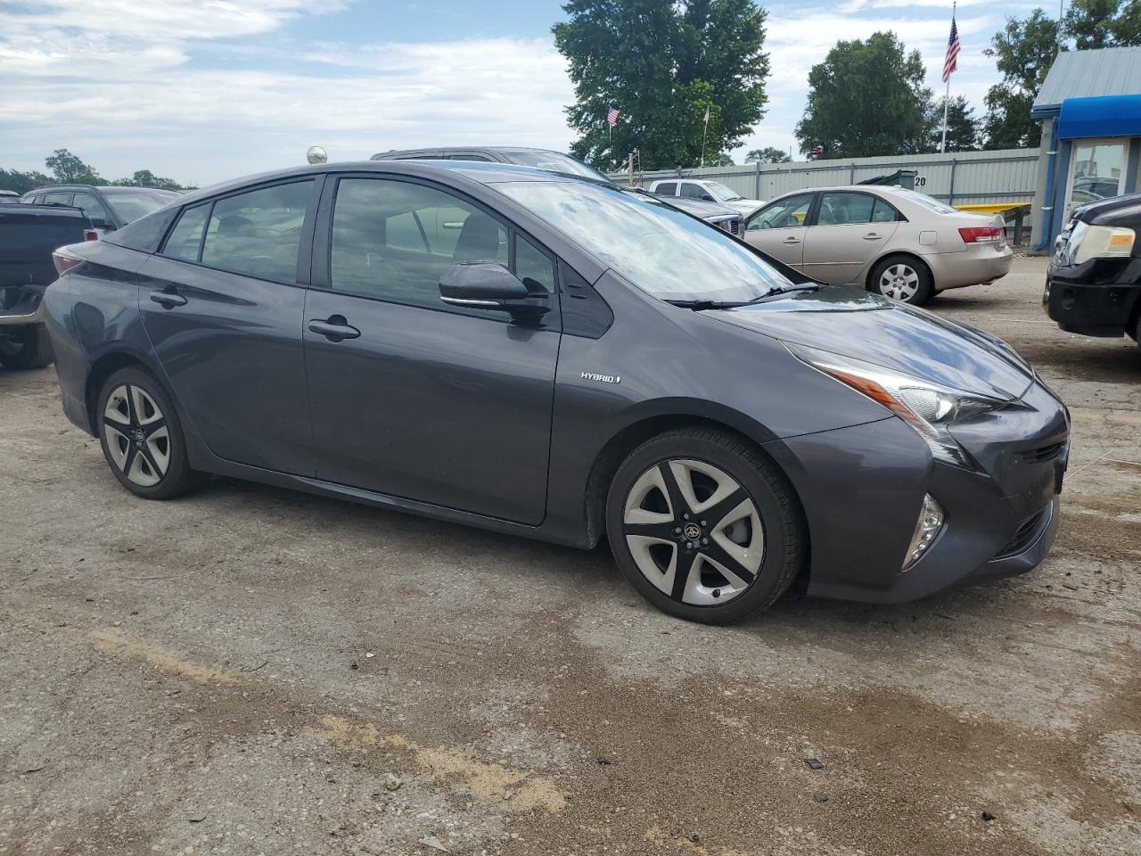 2016 TOYOTA PRIUS - Image 4