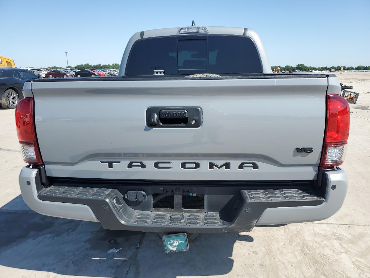 2018 TOYOTA TACOMA DOU - Image 6