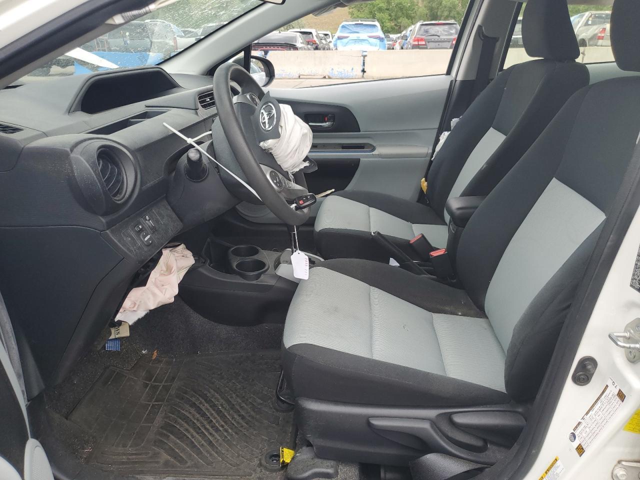 2013 TOYOTA PRIUS C - Фото 7