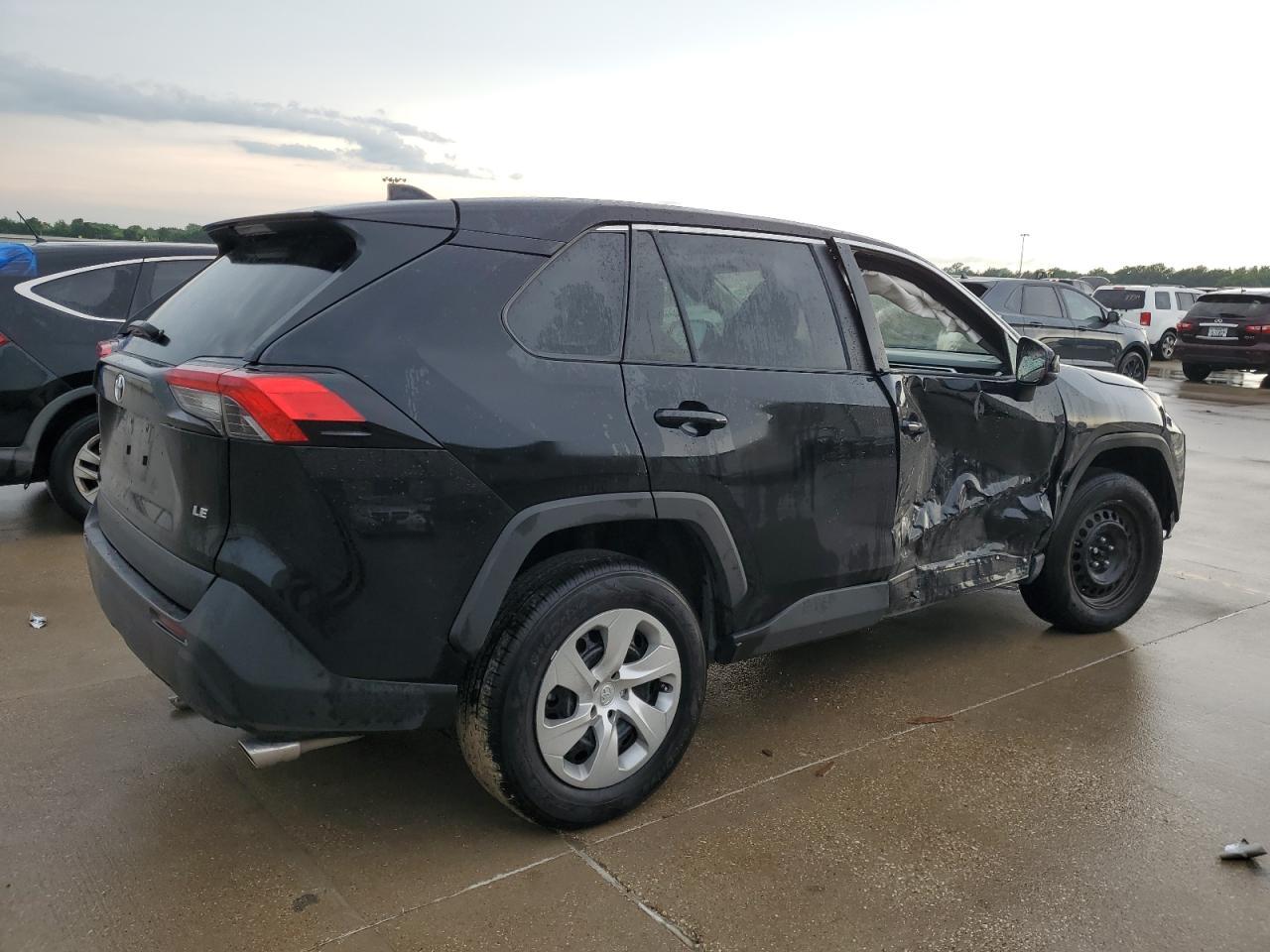 2023 TOYOTA RAV4 LE - Фото 3