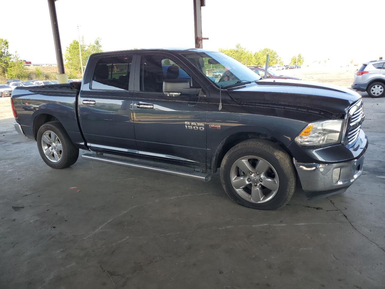2017 RAM 1500 SLT - Фото 4