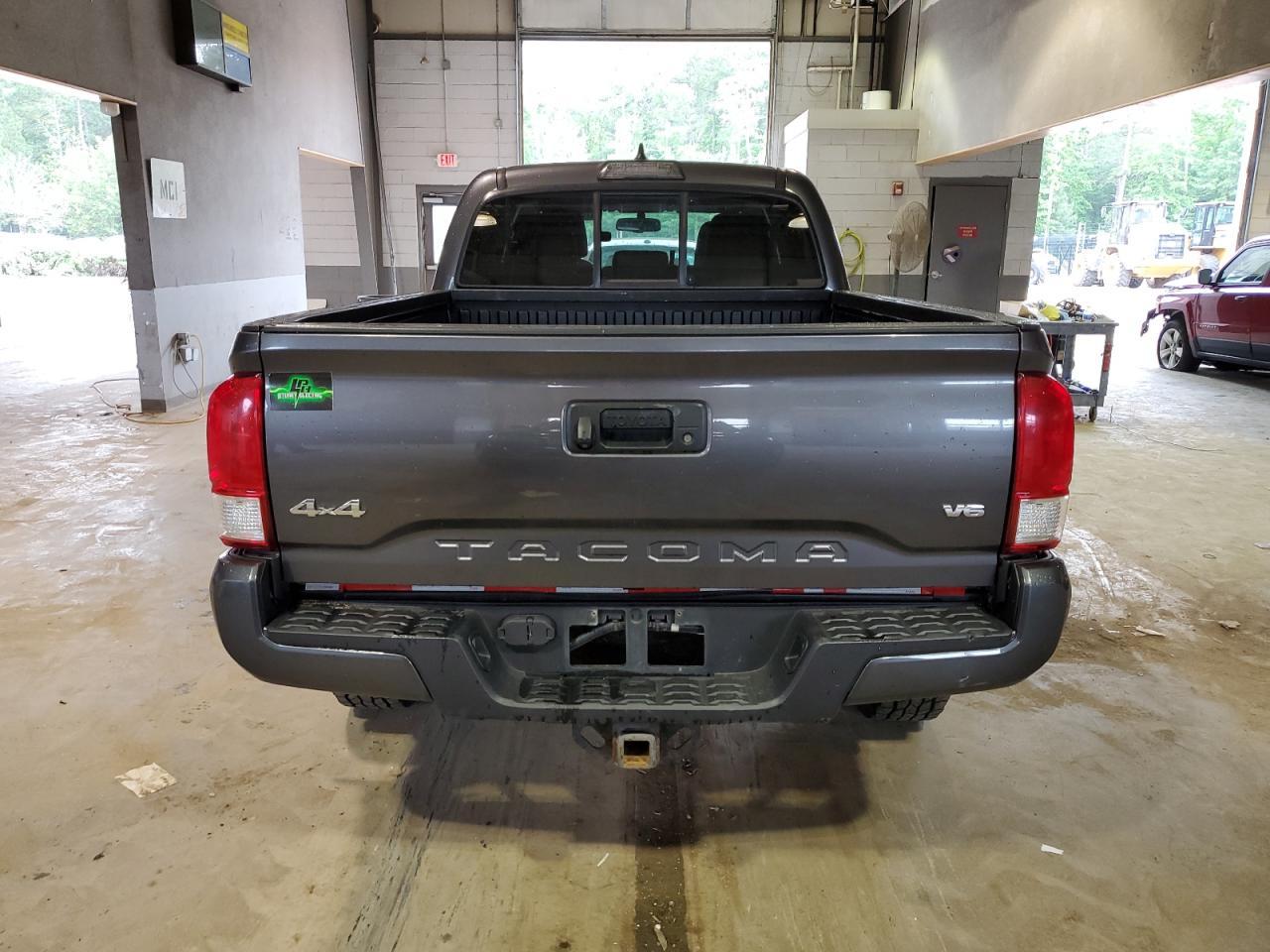 2017 TOYOTA TACOMA DOU - Фото 6