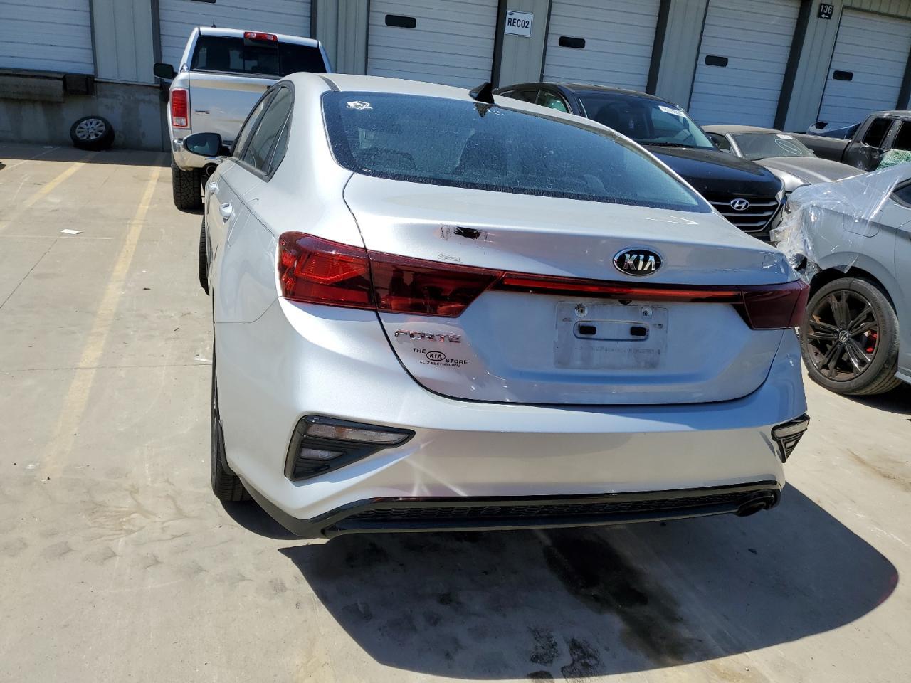 2021 KIA FORTE FE - Image 6