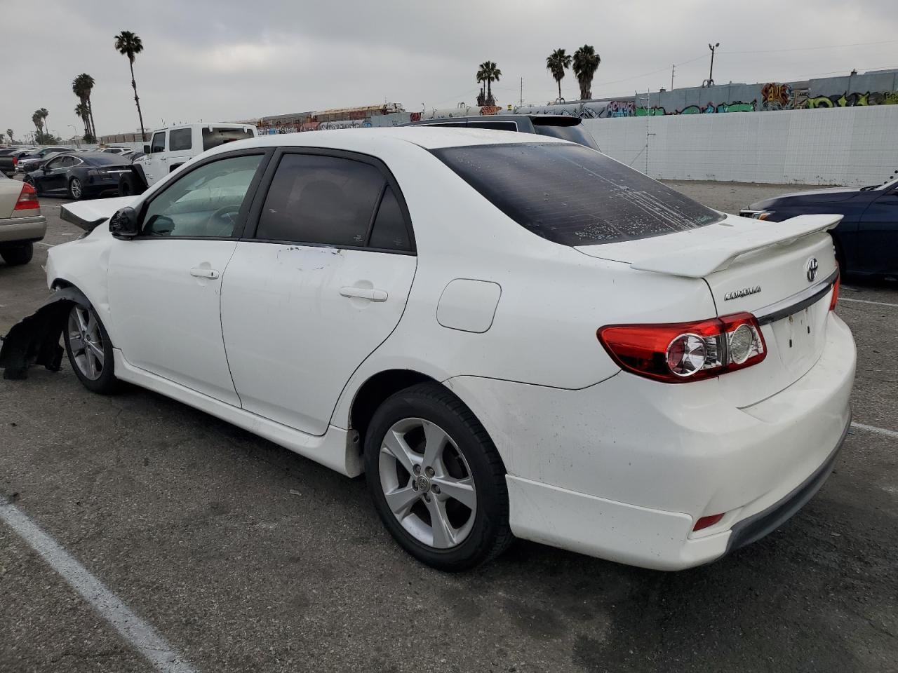 2013 TOYOTA COROLLA BA - Фото 2