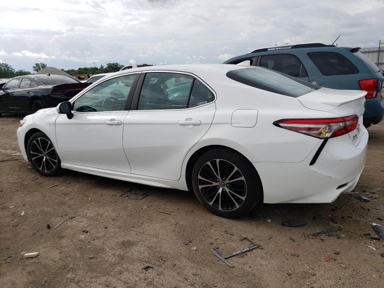 2018 TOYOTA CAMRY L - Image 2