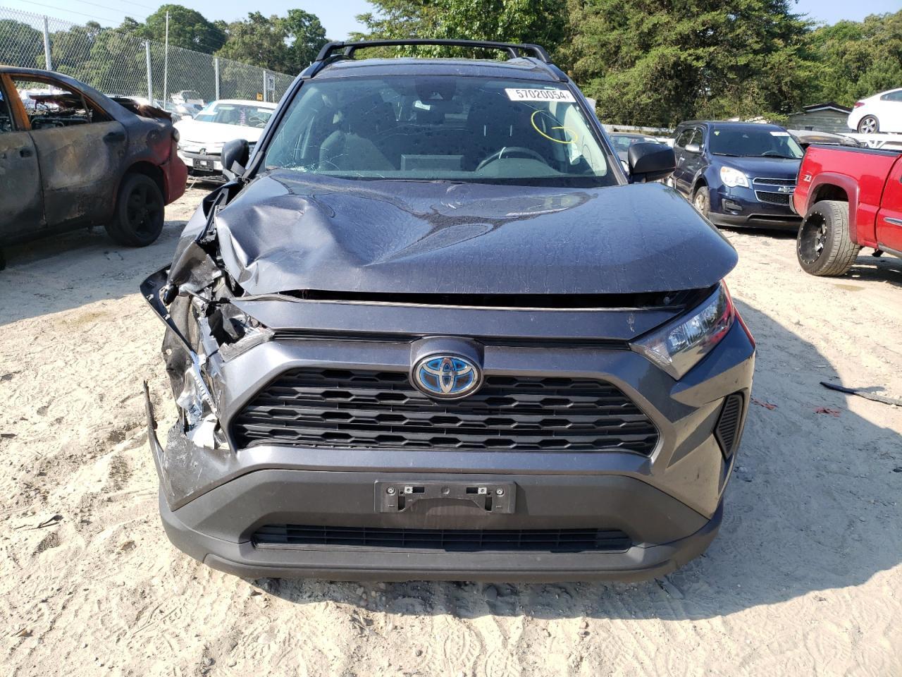 2021 TOYOTA RAV4 LE - Фото 5