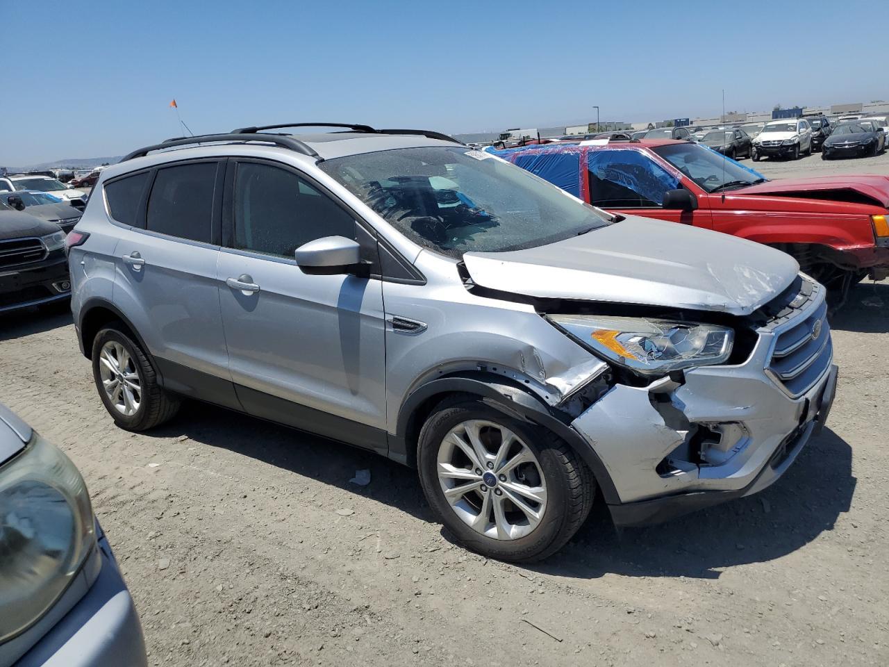 2017 FORD ESCAPE SE - Image 4