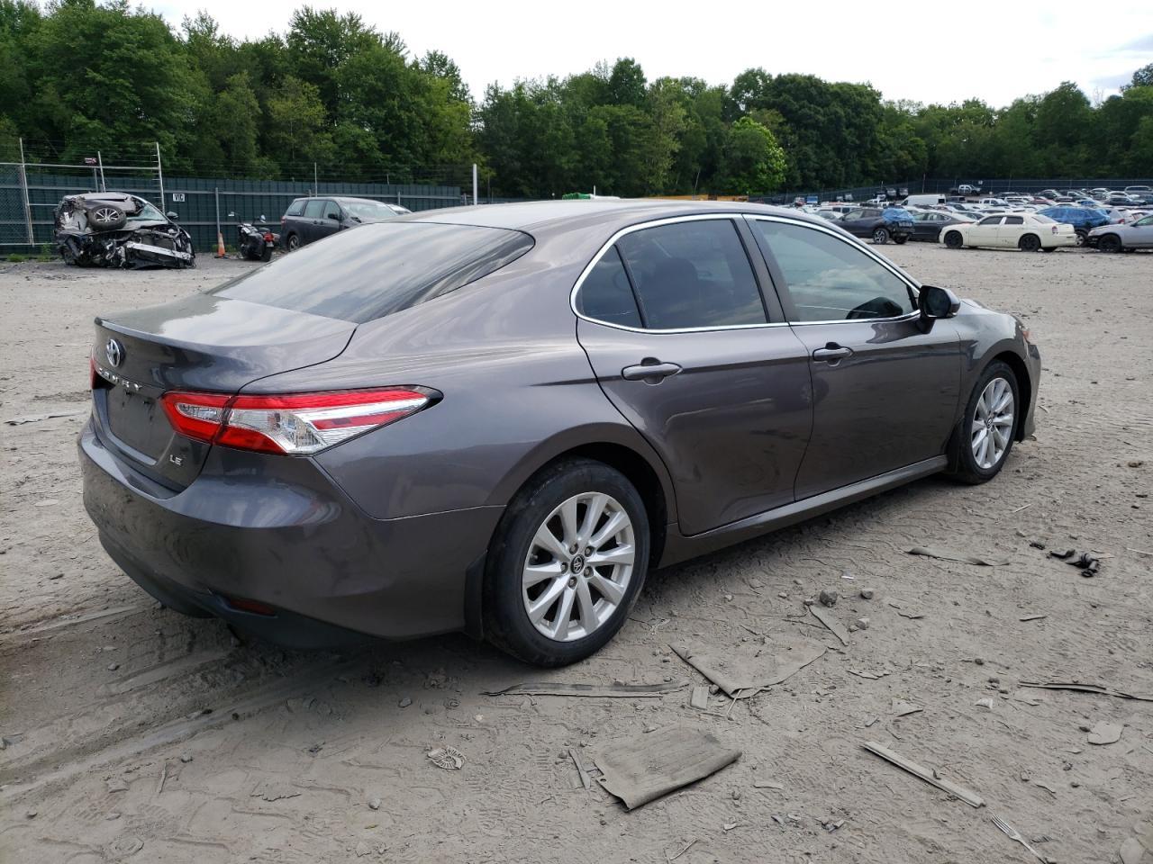 2018 TOYOTA CAMRY L - Фото 3