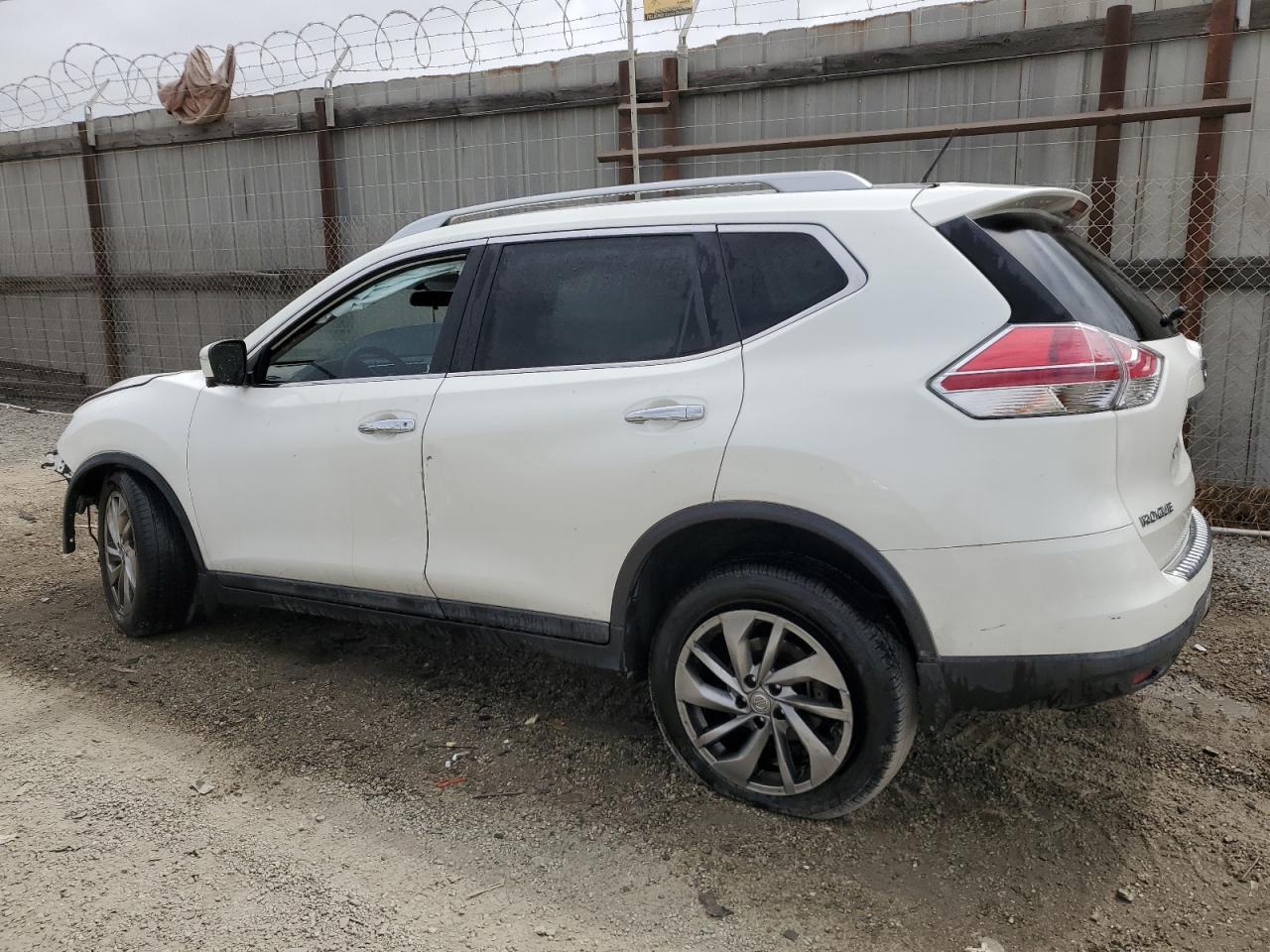 2015 NISSAN ROGUE S - Image 2