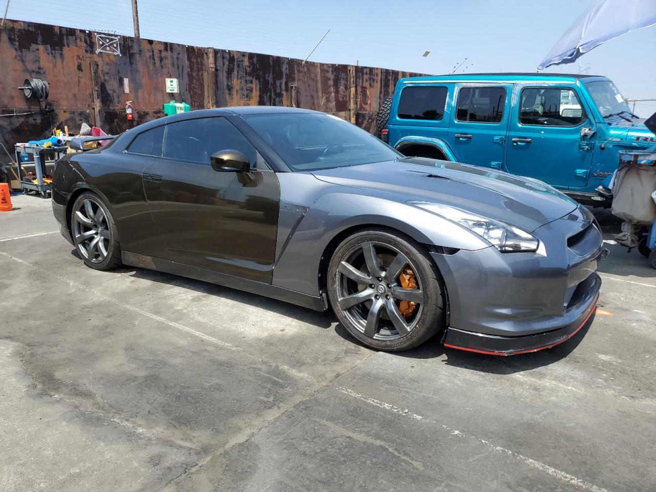 2010 NISSAN GT-R BASE - Фото 4