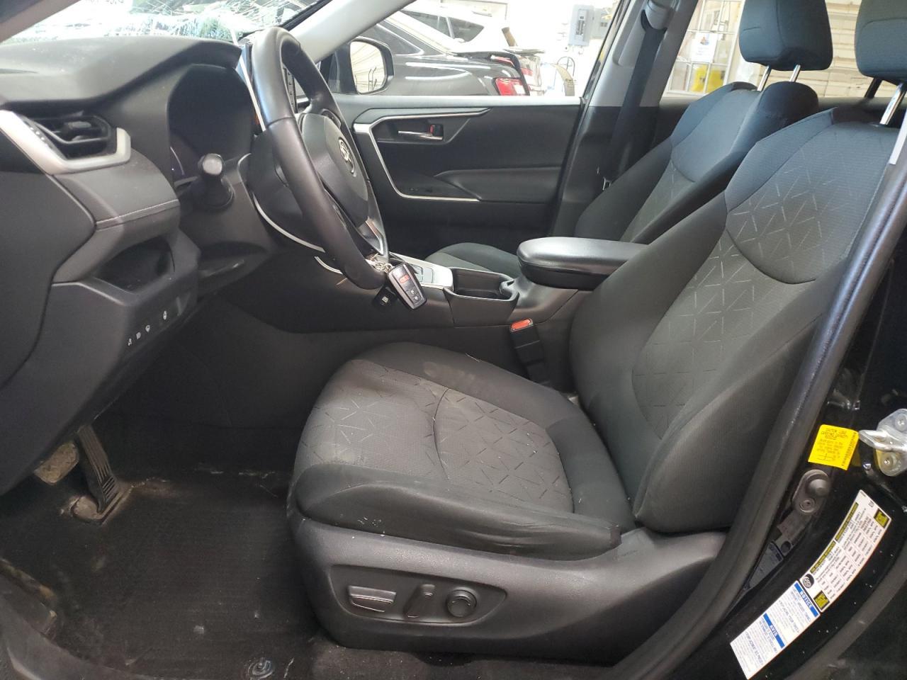 2020 TOYOTA RAV4 XLE - Image 7