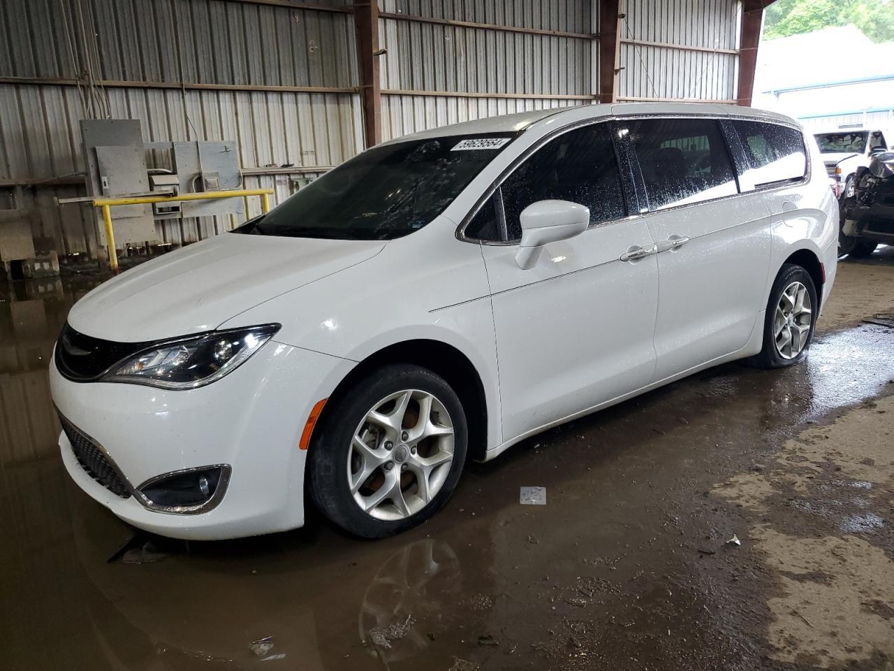 2018 CHRYSLER PACIFICA T car image