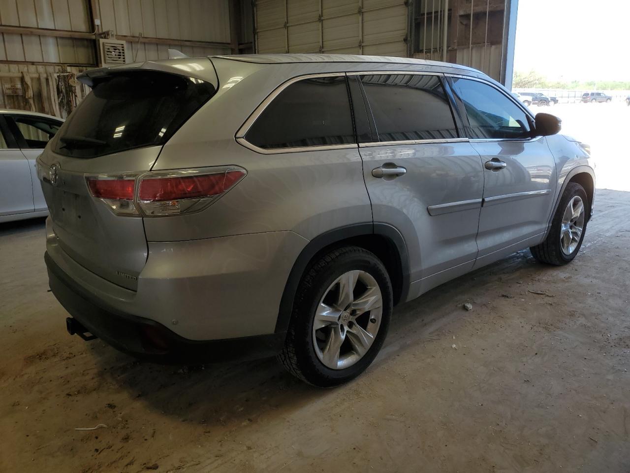 2015 TOYOTA HIGHLANDER - Image 3