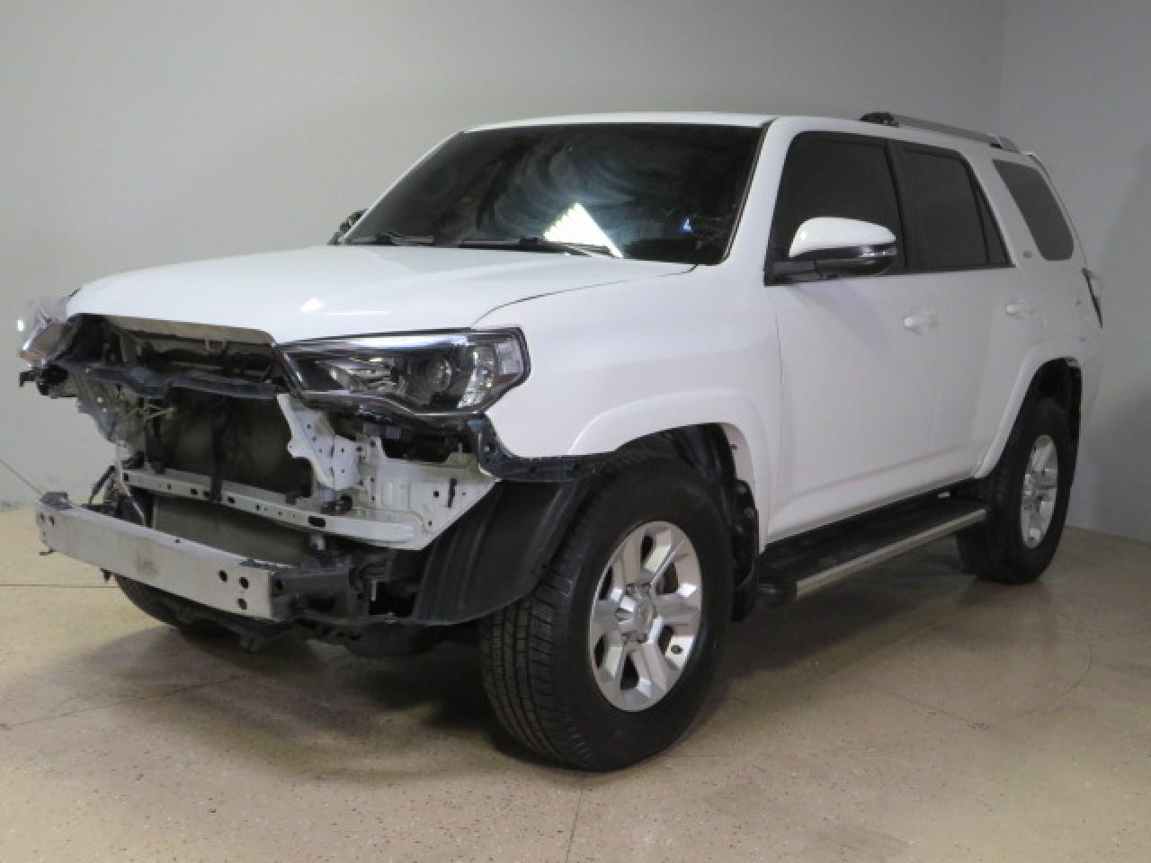 2018 TOYOTA 4RUNNER SR - Image 2