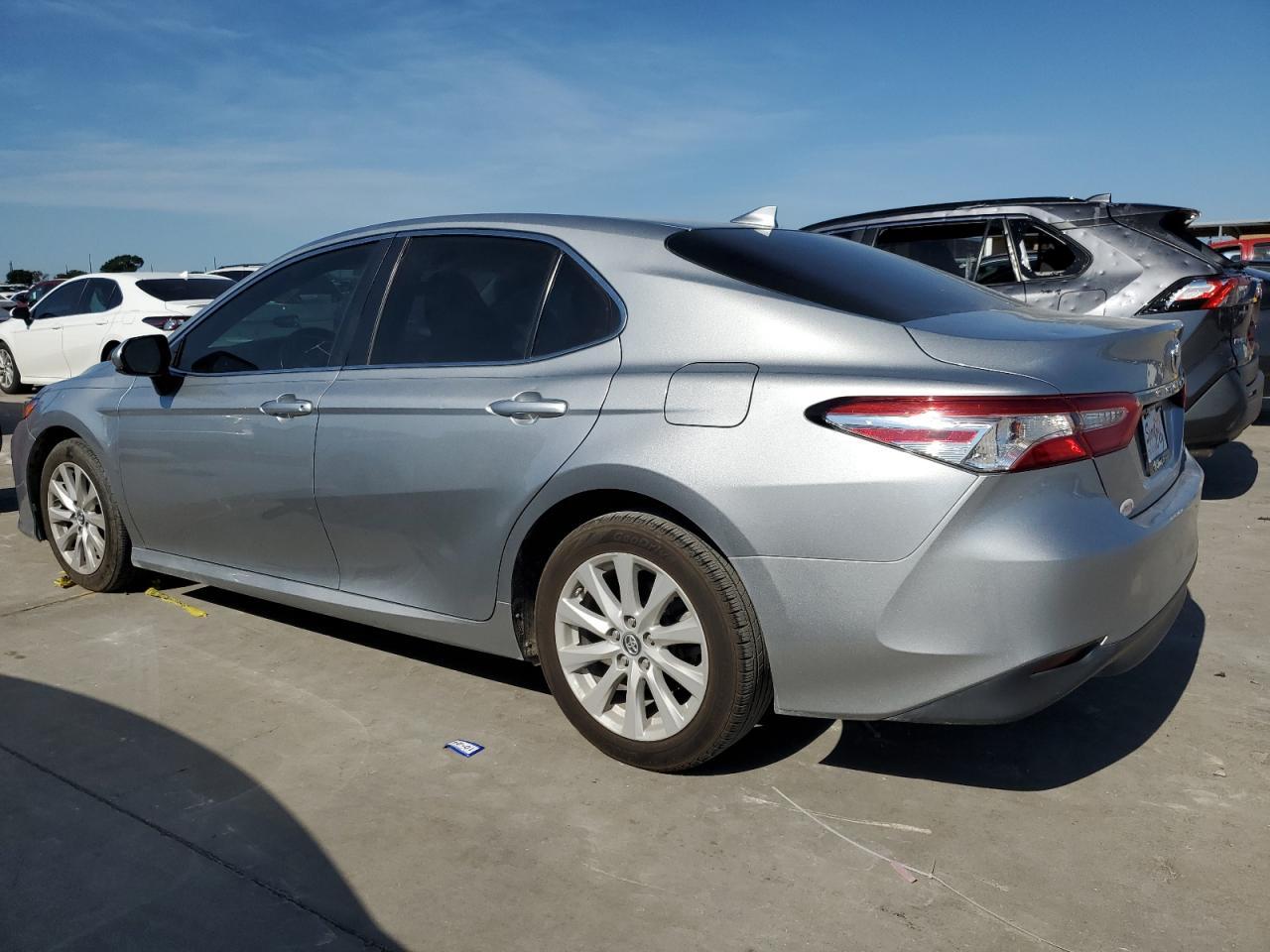 2019 TOYOTA CAMRY L - Фото 2