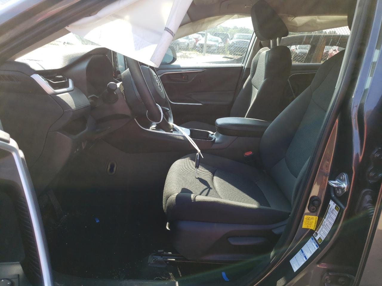 2021 TOYOTA RAV4 LE - Фото 7