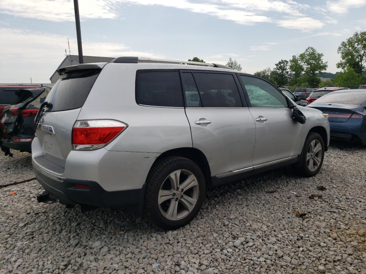 2012 TOYOTA HIGHLANDER - Фото 3