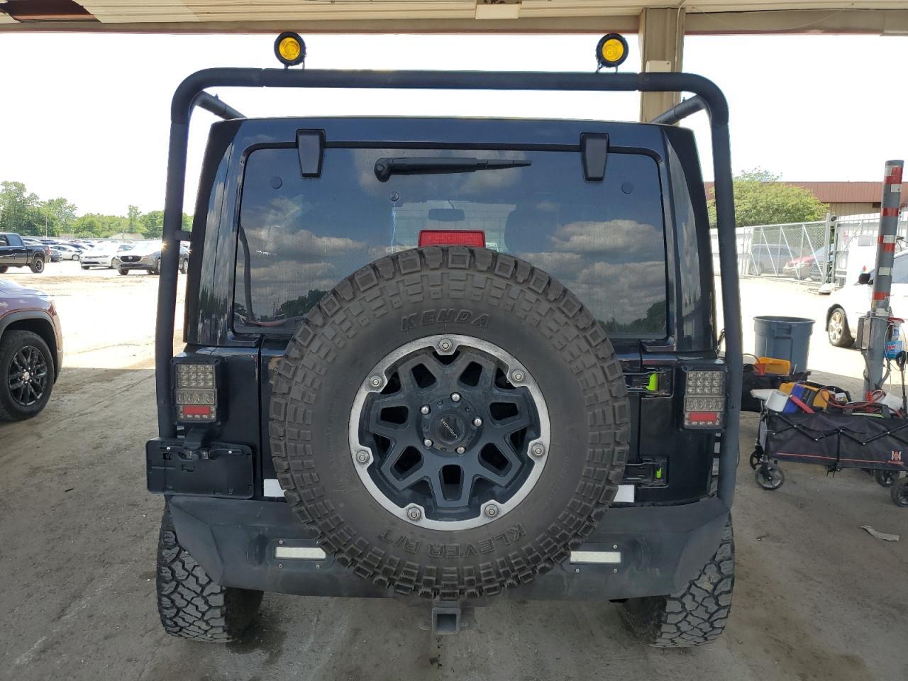 2017 JEEP WRANGLER U - Image 6
