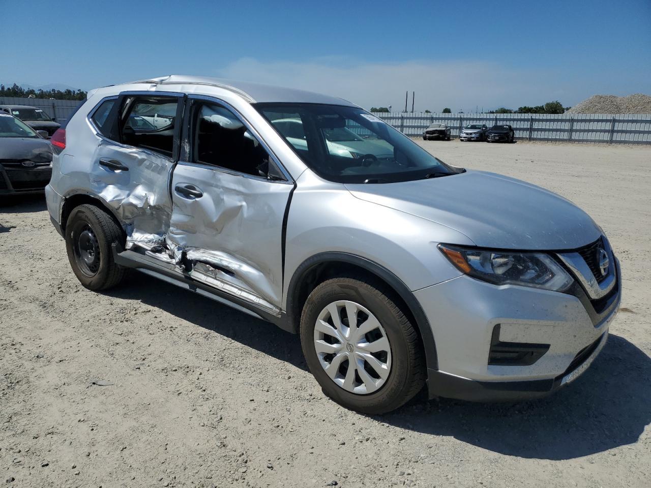 2017 NISSAN ROGUE S - Image 4