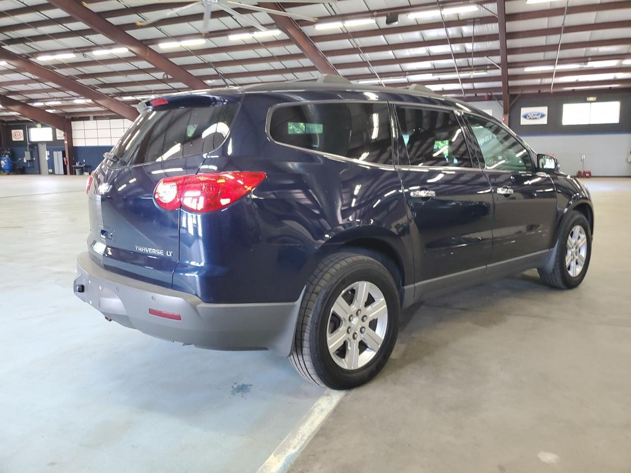 2012 CHEVROLET TRAVERSE L - Image 3