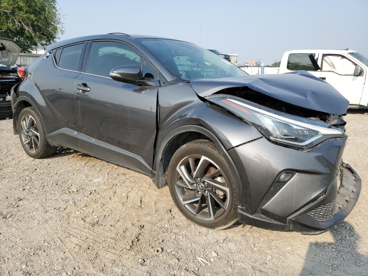2022 TOYOTA C-HR XLE - Фото 4