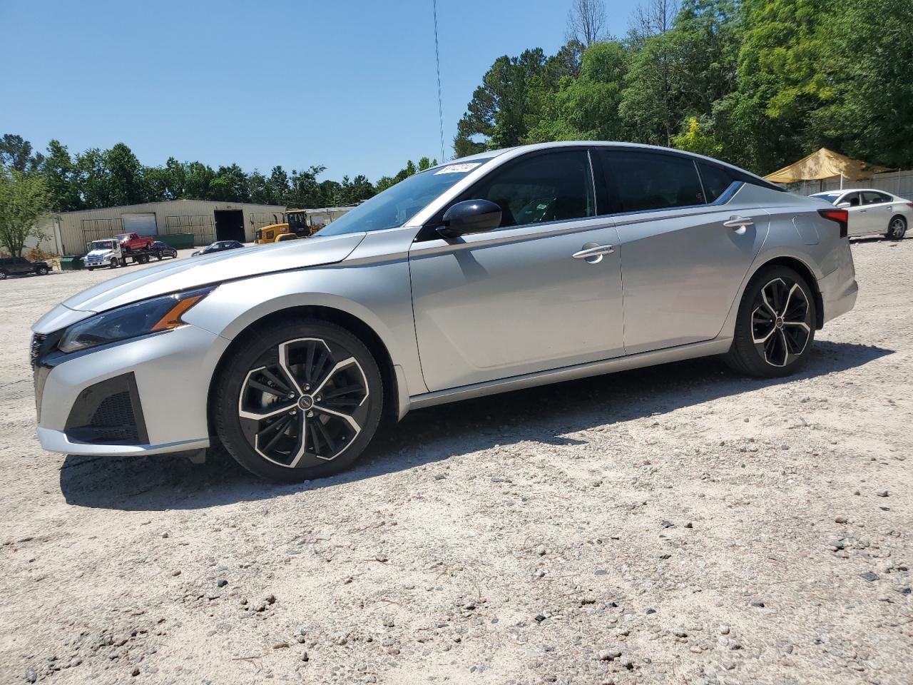 2023 NISSAN ALTIMA SR car image