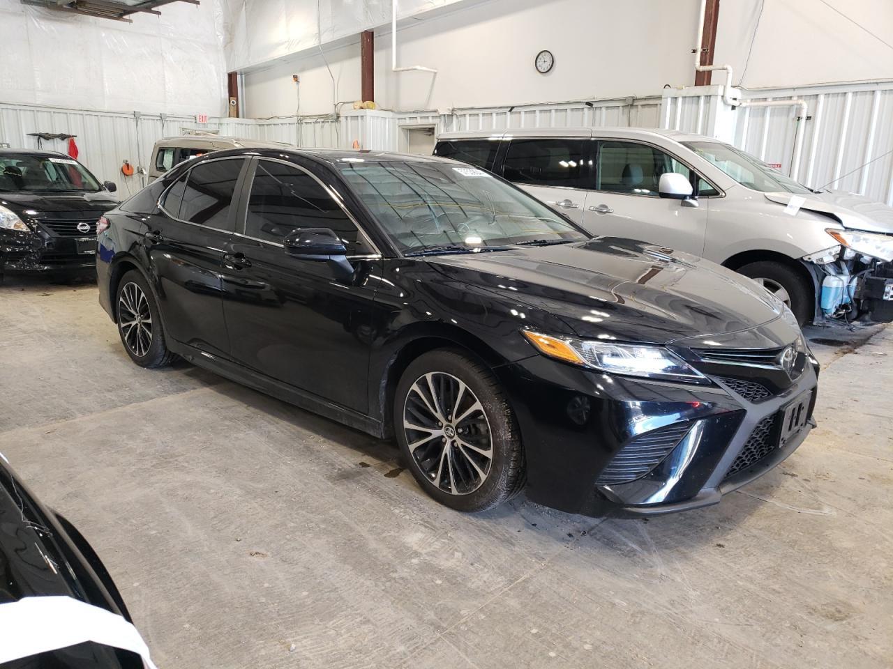 2020 TOYOTA CAMRY SE - Image 4