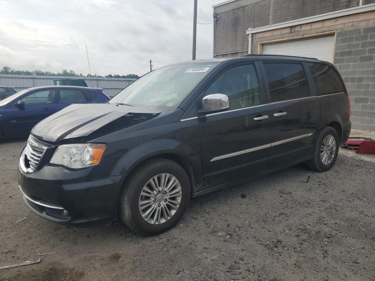 2015 CHRYSLER TOWN & COU car image