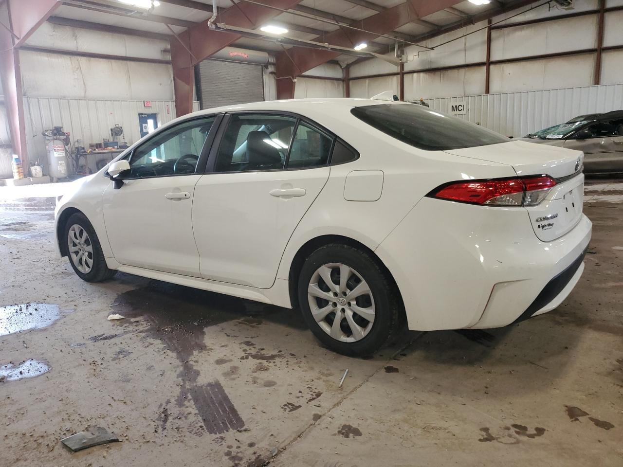 2020 TOYOTA COROLLA LE - Фото 2