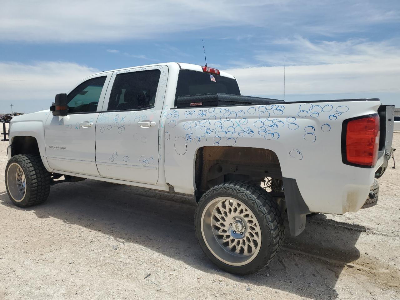 2017 CHEVROLET SILVERADO - Фото 2