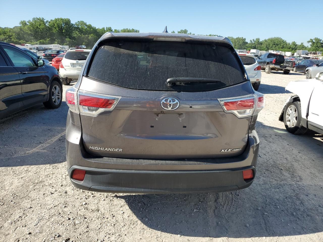 2015 TOYOTA HIGHLANDER - Image 6