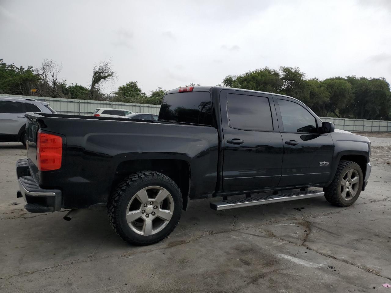2017 CHEVROLET SILVERADO - Image 3
