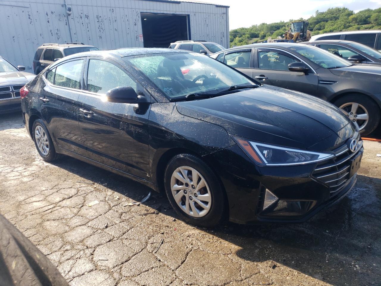 2019 HYUNDAI ELANTRA SE - Фото 4