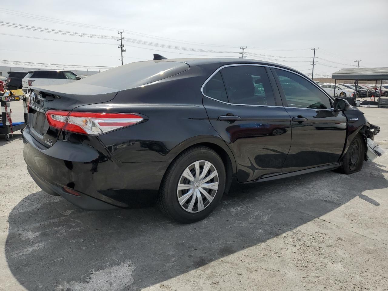 2020 TOYOTA CAMRY LE - Фото 3