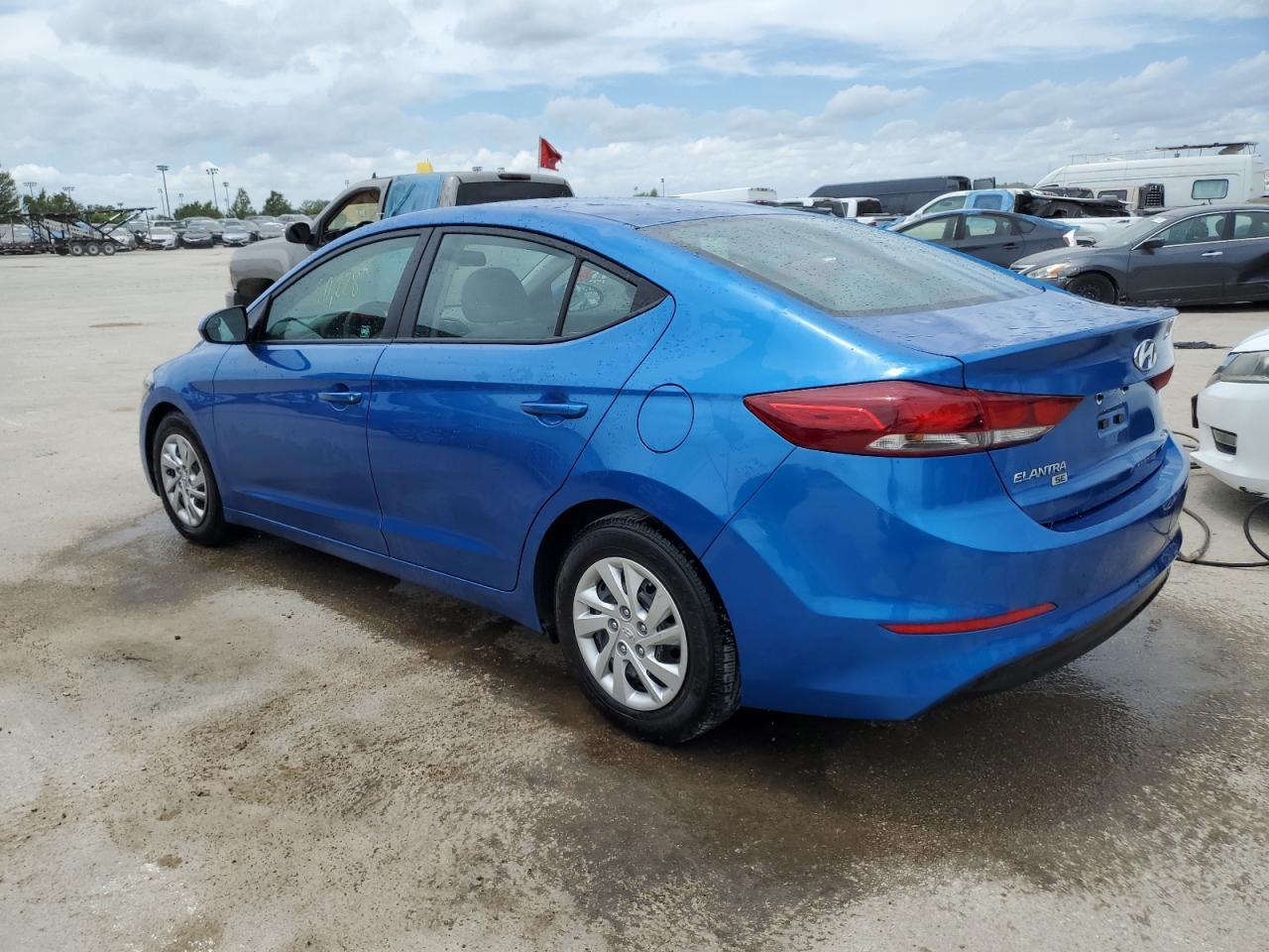 2018 HYUNDAI ELANTRA SE - Фото 2