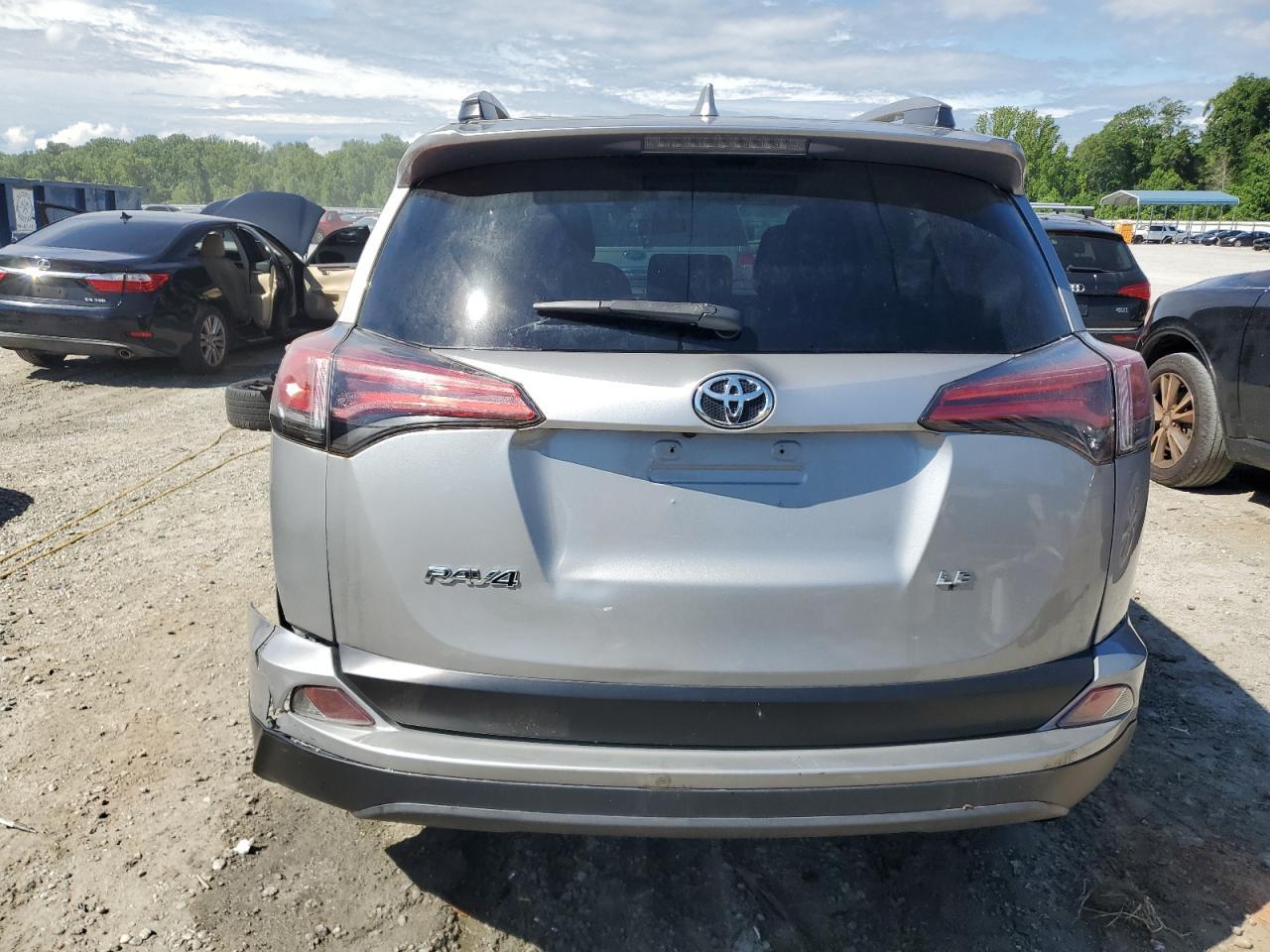 2018 TOYOTA RAV4 LE - Image 6