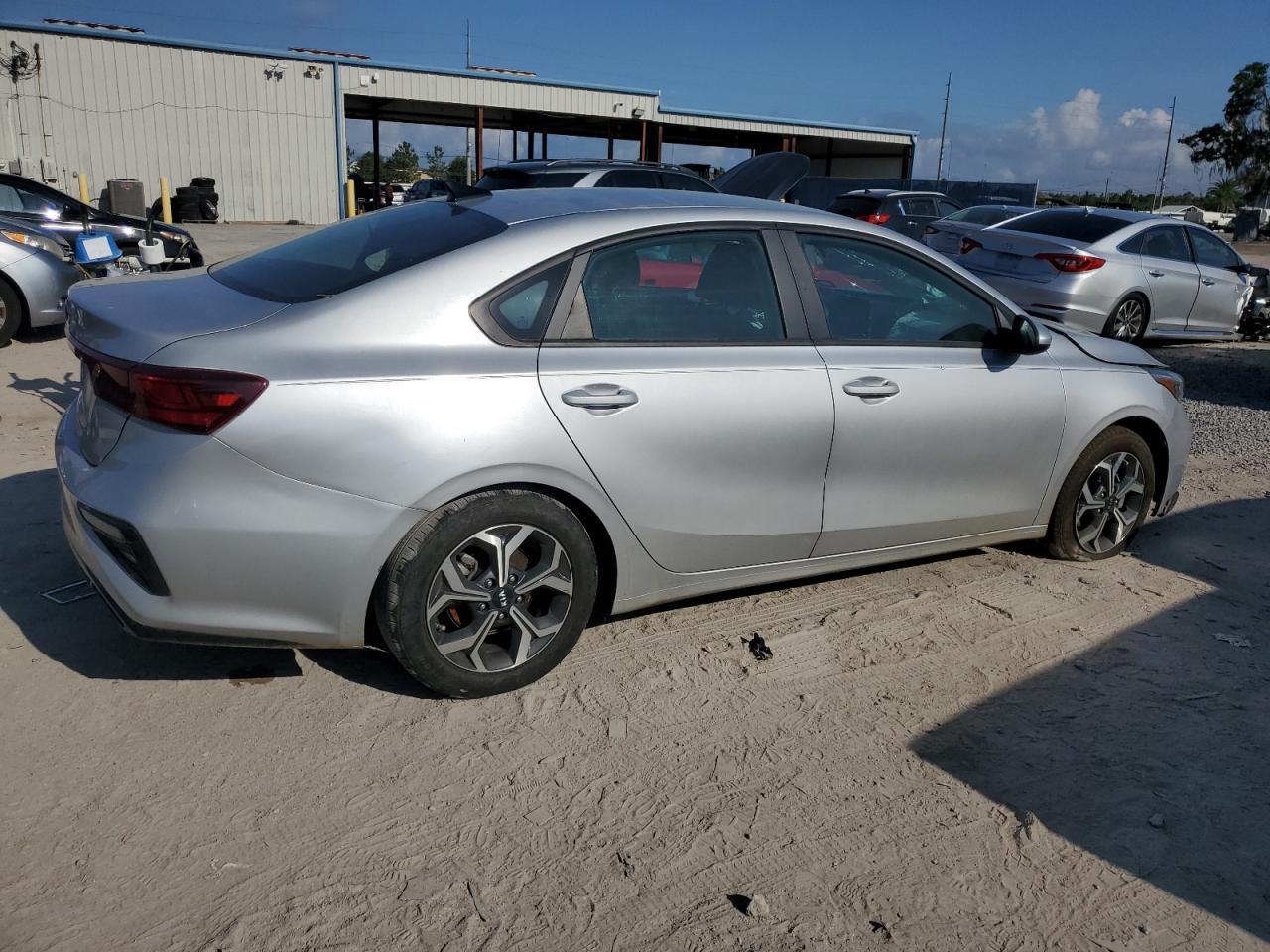 2021 KIA FORTE FE - Фото 3