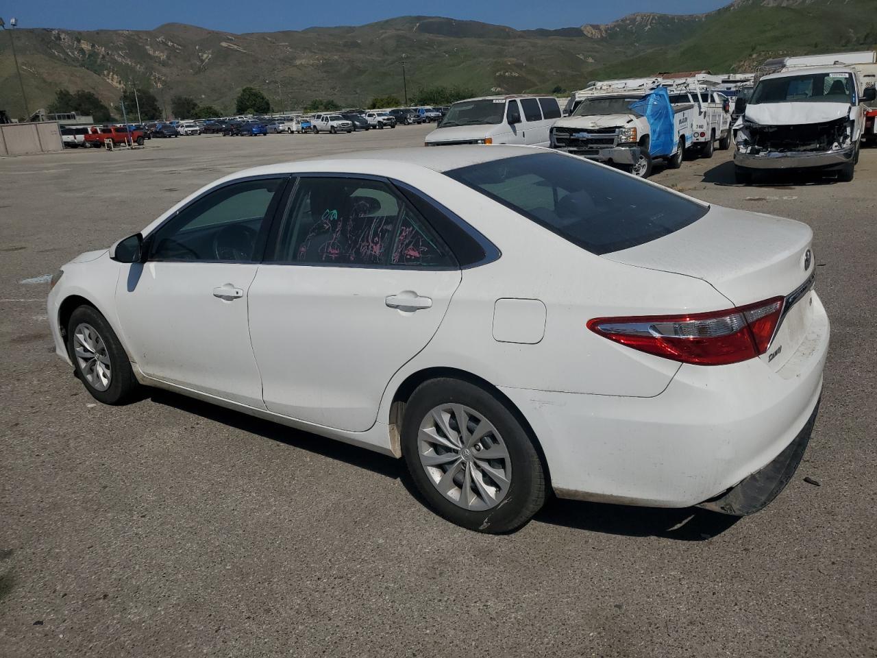 2015 TOYOTA CAMRY LE - Image 2