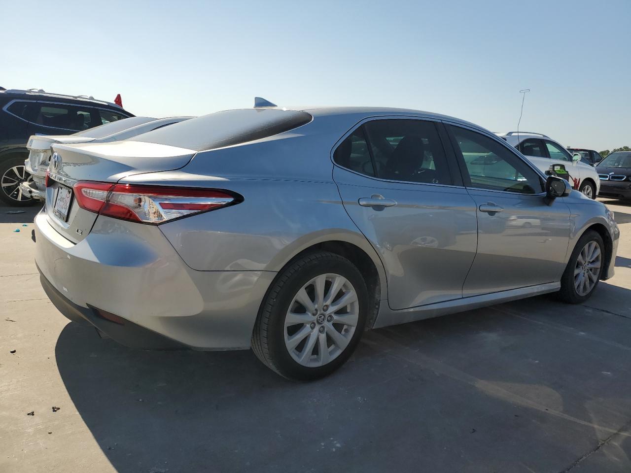 2019 TOYOTA CAMRY L - Фото 3